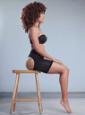 panty-huecos-sentado.webp
